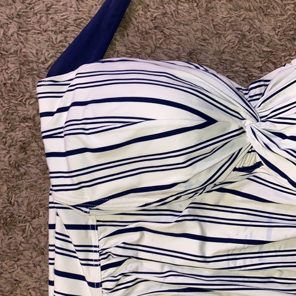 Moontide twist halter one piece swimsuit - Picture 3 of 9